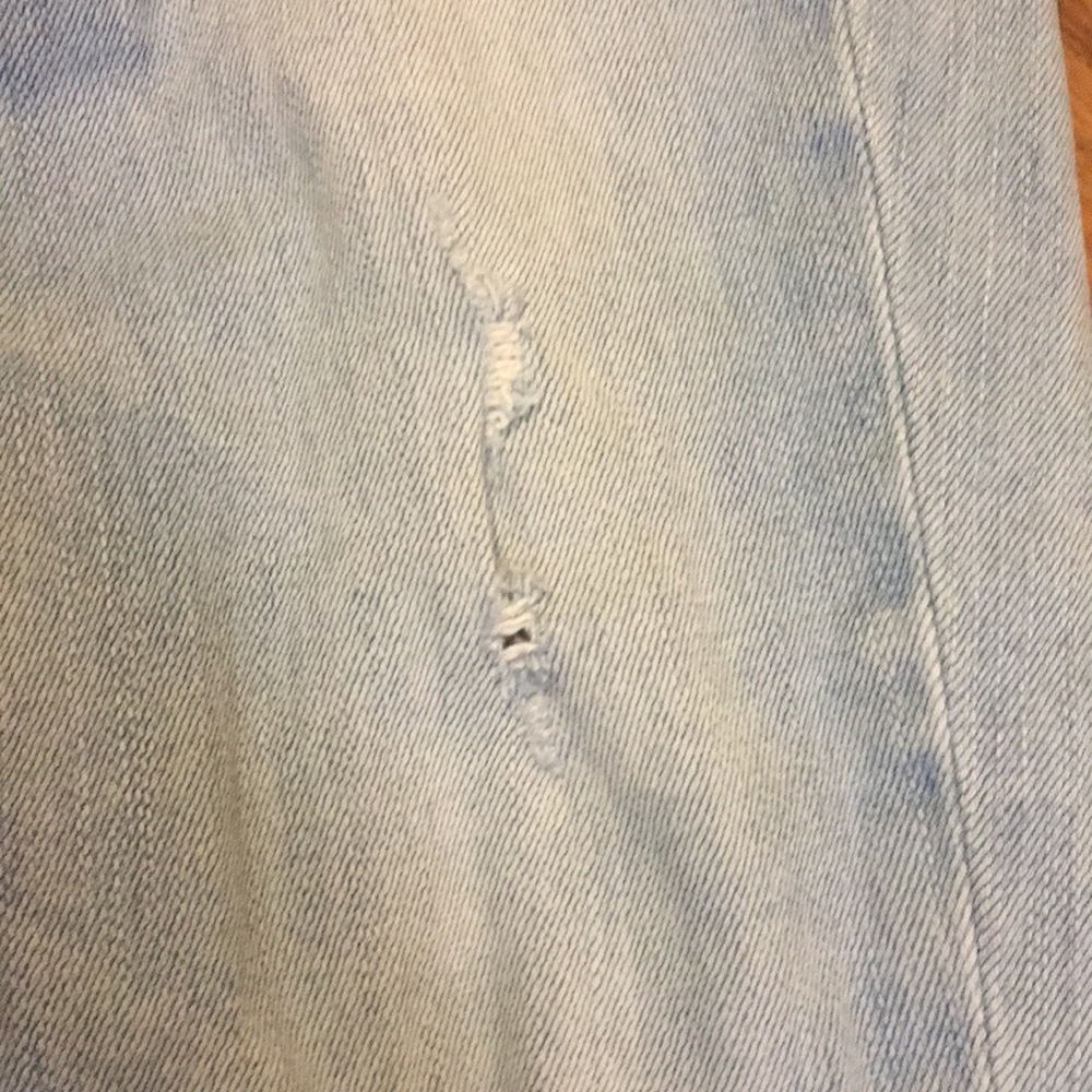 NWOT American Eagle Ripped Jeans - Picture 4 of 7